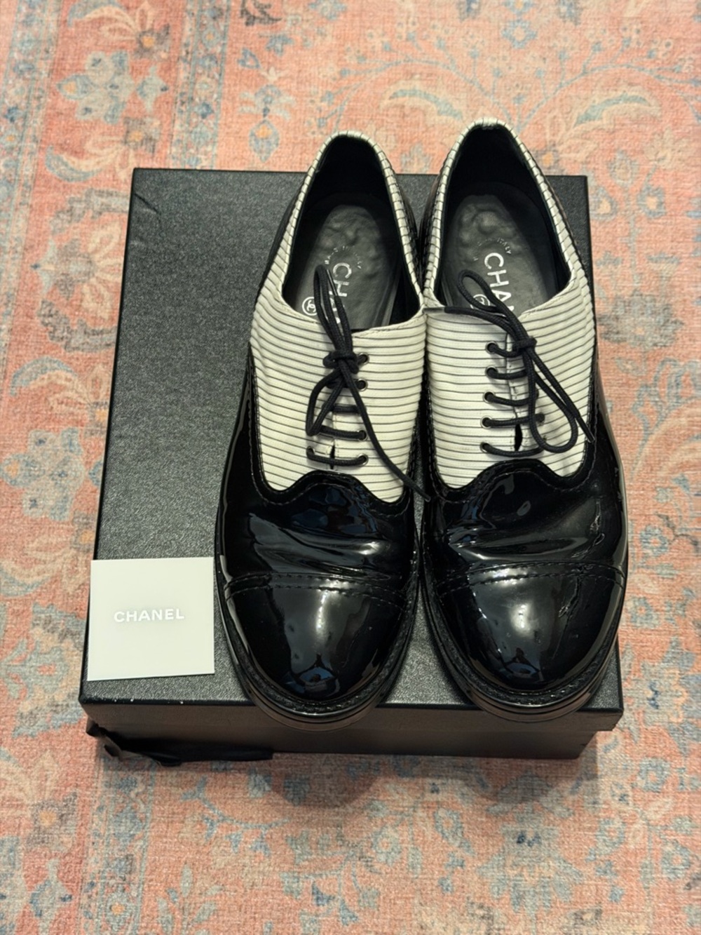 GC Chanel Chunky Black Patent Pinstripe Lace Up Oxford Shoes Size 42 - Picture 2 of 11